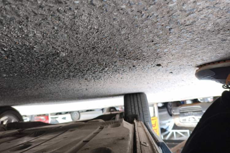 Used Volkswagen Tharu 2021 280TSI Two-Wheel-Drive Luxury Plus Edition Right Side Sill
