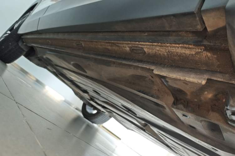 Used Volkswagen Tharu 2021 280TSI Two-Wheel-Drive Luxury Plus Edition Right Side Sill