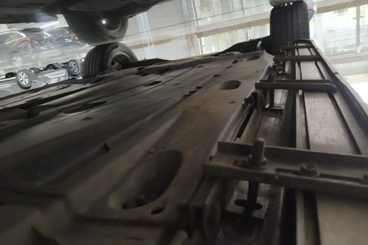 Used Volkswagen Tharu 2021 280TSI Two-Wheel-Drive Luxury Plus Edition Right Side Sill