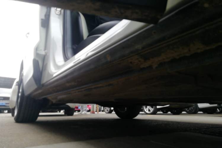 Used Volkswagen Tharu 2021 280TSI Two-Wheel Drive Trend Edition Right Side Sill