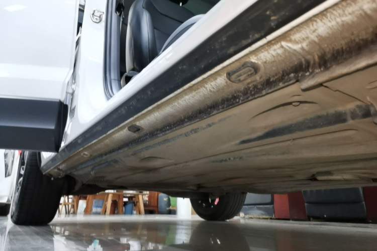 Used Volkswagen Tharu 2021 280TSI Two-Wheel-Drive Luxury Plus Edition Right Side Sill