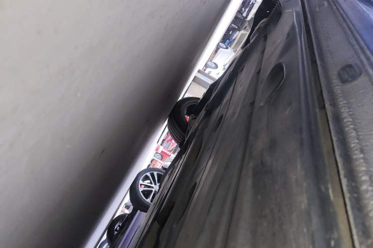 Used Volkswagen Tharu 2021 280TSI Two-Wheel Drive Comfort Edition Right Side Sill
