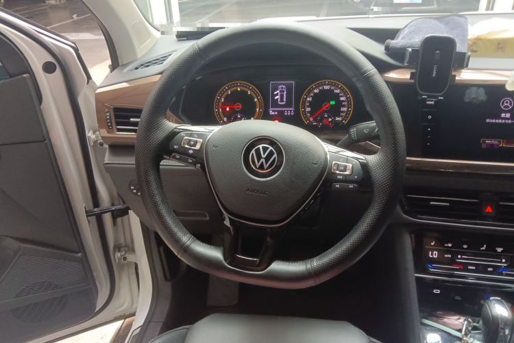 Used Volkswagen Tharu 2021 280TSI Two-Wheel-Drive Luxury Plus Edition Steering Wheel