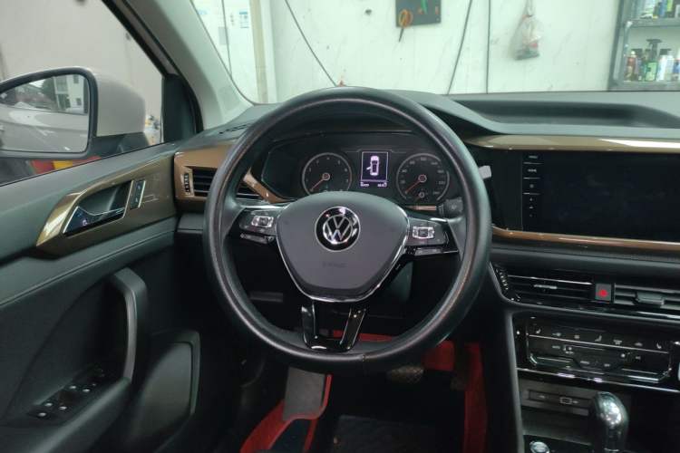 Used Volkswagen Tharu 2021 280TSI Two-Wheel-Drive Luxury Plus Edition Steering Wheel