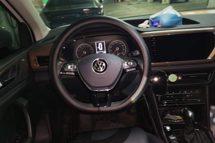 Used Volkswagen Tharu 2021 280TSI Two-Wheel-Drive Luxury Plus Edition Steering Wheel