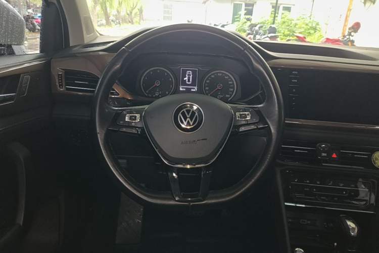 Used Volkswagen Tharu 2021 280TSI Two-Wheel-Drive Luxury Plus Edition Steering Wheel