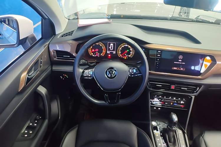 Used Volkswagen Tharu 2021 280TSI Two-Wheel-Drive Luxury Plus Edition Steering Wheel