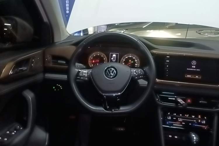 Used Volkswagen Tharu 2021 280TSI Two-Wheel-Drive Luxury Plus Edition Steering Wheel
