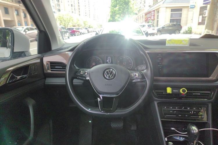 Used Volkswagen Tharu 2021 330TSI All-Wheel Drive Luxury PLUS Version Steering Wheel
