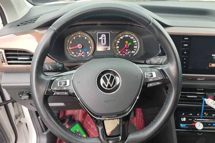 Used Volkswagen Tharu 2021 330TSI All-Wheel Drive Luxury PLUS Version Steering Wheel