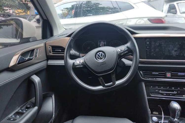 Used Volkswagen Tharu 2021 280TSI Two-Wheel-Drive Luxury Plus Edition Steering Wheel