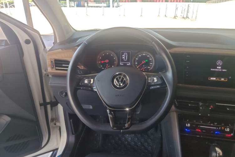 Used Volkswagen Tharu 2021 280TSI Two-Wheel-Drive Luxury Plus Edition Steering Wheel
