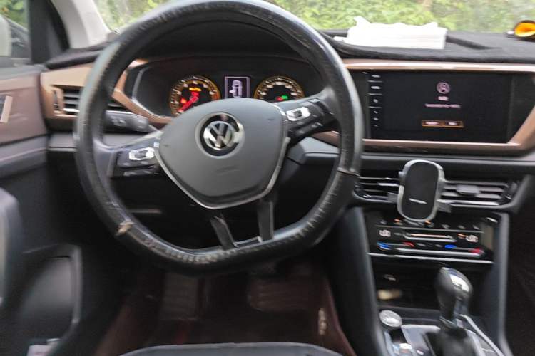 Used Volkswagen Tharu 2021 280TSI Two-Wheel-Drive Luxury Plus Edition Steering Wheel