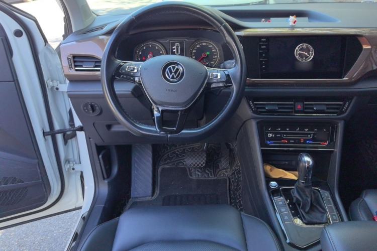 Used Volkswagen Tharu 2021 280TSI Two-Wheel-Drive Luxury Plus Edition Steering Wheel