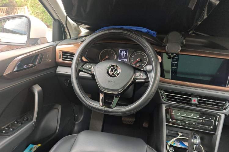 Used Volkswagen Tharu 2021 280TSI Two-Wheel-Drive Luxury Plus Edition Steering Wheel