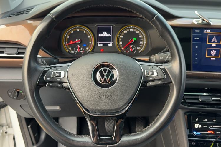 Used Volkswagen Tharu 2021 280TSI Two-Wheel-Drive Luxury Plus Edition Steering Wheel