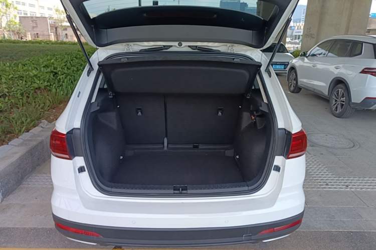Used Volkswagen Tharu 2021 280TSI Two-Wheel Drive Comfort Edition Trunk