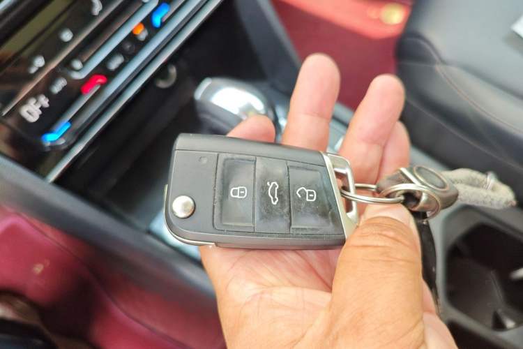 Used Volkswagen Tharu 2021 280TSI Two-Wheel Drive Comfort Edition Vehicle Key