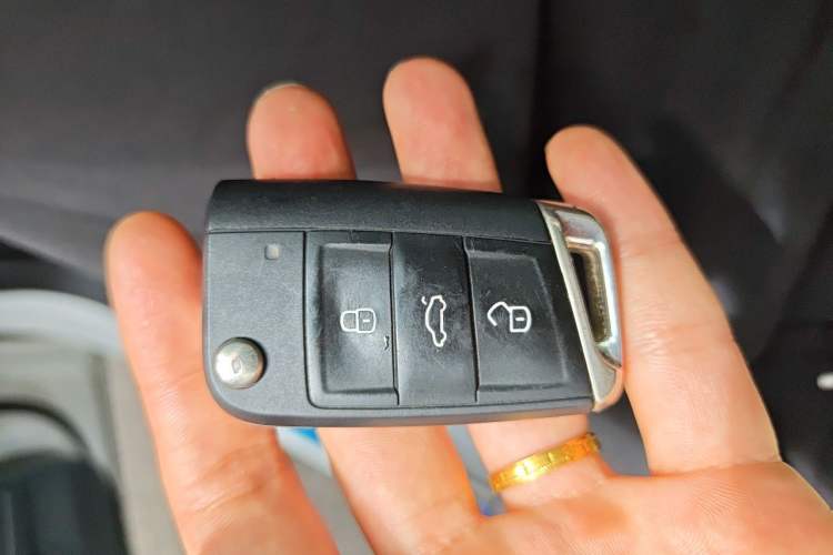 Used Volkswagen Tharu 2021 330TSI All-Wheel Drive Luxury PLUS Version Vehicle Key