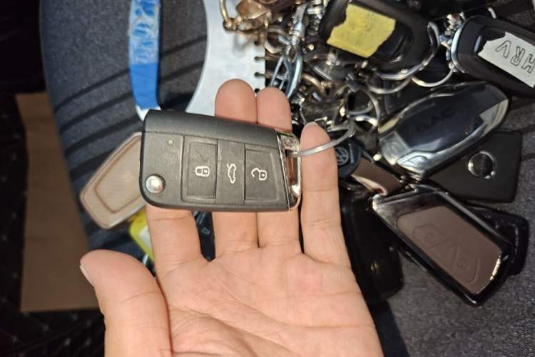 Used Volkswagen Tharu 2021 280TSI Two-Wheel Drive Trend Edition Vehicle Key