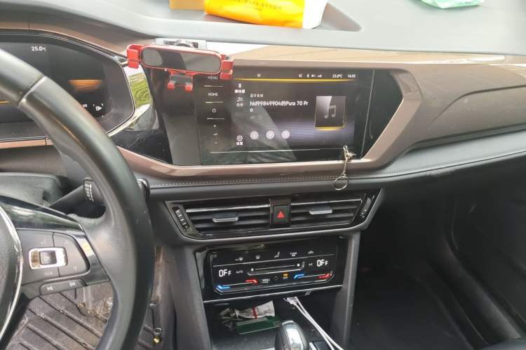 Used Volkswagen Tharu 2022 280TSI Two-Wheel Drive Comfort Edition Audio And AC Panel
