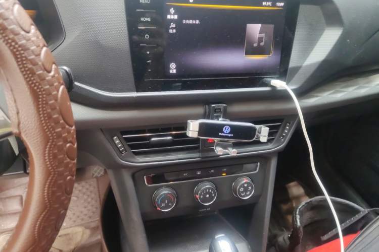 Used Volkswagen Tharu 2022 280TSI Two-Wheel Drive Trend Edition Audio And AC Panel