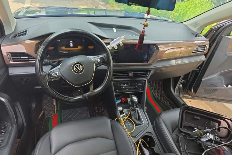 Used Volkswagen Tharu 2022 280TSI Two-Wheel-Drive Luxury Edition Center Console