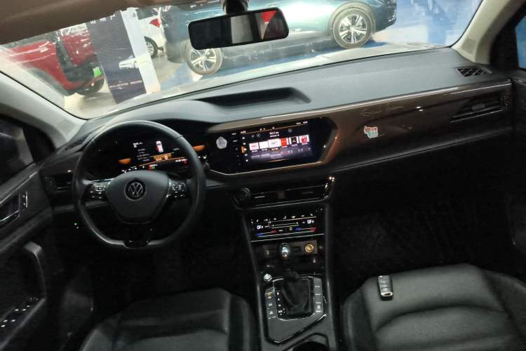 Used Volkswagen Tharu 2022 280TSI Two-Wheel-Drive Luxury Edition Center Console