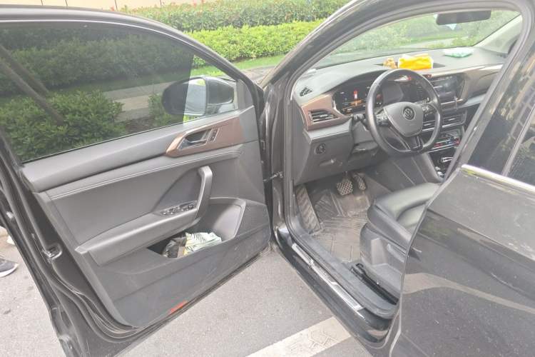 Used Volkswagen Tharu 2022 280TSI Two-Wheel Drive Comfort Edition Driver Seat