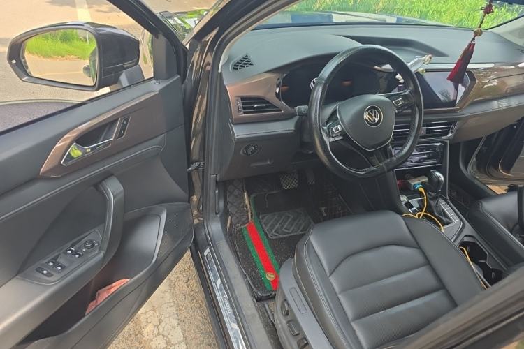 Used Volkswagen Tharu 2022 280TSI Two-Wheel-Drive Luxury Edition Driver Seat