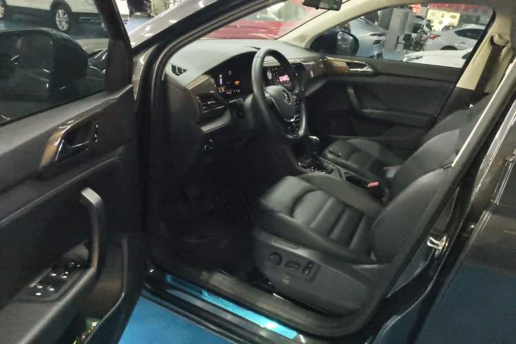 Used Volkswagen Tharu 2022 280TSI Two-Wheel-Drive Luxury Edition Driver Seat