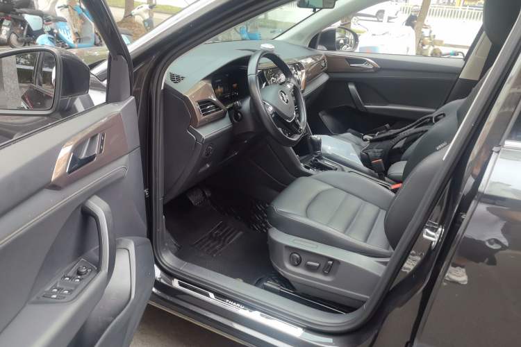 Used Volkswagen Tharu 2022 280TSI Two-Wheel-Drive Luxury Edition Driver Seat