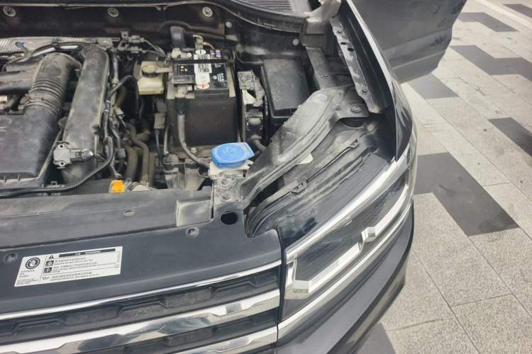 Used Volkswagen Tharu 2022 280TSI Two-Wheel-Drive Luxury Edition Engine Bay Left