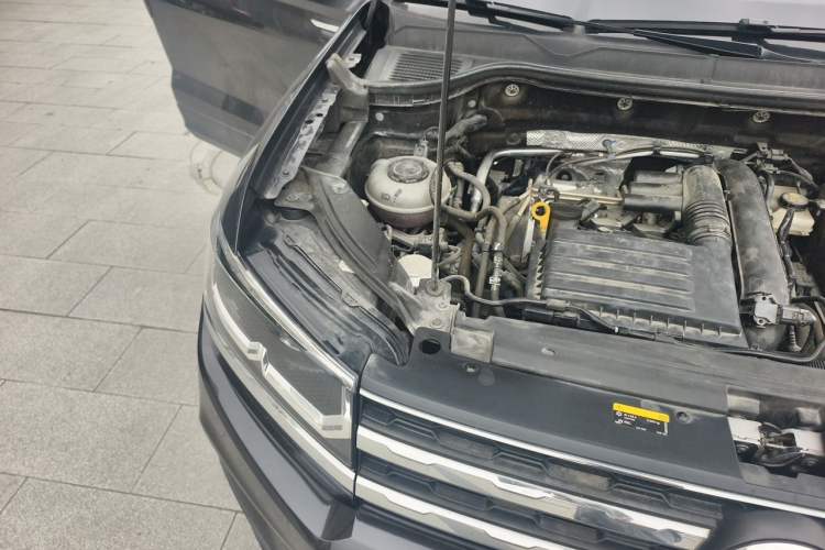 Used Volkswagen Tharu 2022 280TSI Two-Wheel-Drive Luxury Edition Engine Bay Right