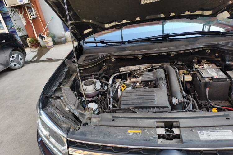 Used Volkswagen Tharu 2022 280TSI Two-Wheel-Drive Luxury Edition Engine Bay Right
