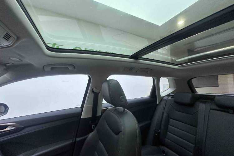 Used Volkswagen Tharu 2022 280TSI Two-Wheel-Drive Luxury Edition Exterior 6