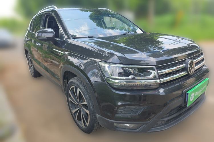 Used Volkswagen Tharu 2022 280TSI Two-Wheel-Drive Luxury Edition Front Right 45 Deg
