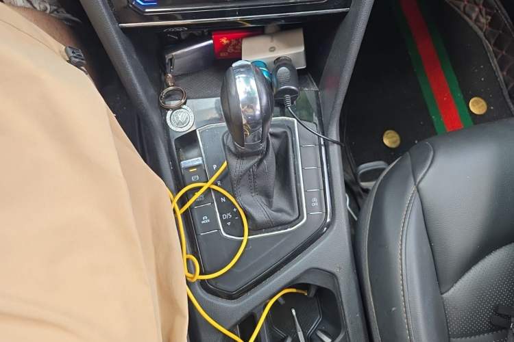 Used Volkswagen Tharu 2022 280TSI Two-Wheel-Drive Luxury Edition Gear Lever