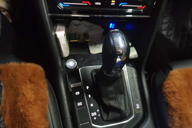Used Volkswagen Tharu 2022 280TSI Two-Wheel Drive Comfort Edition Gear Lever