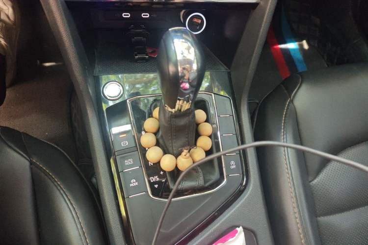 Used Volkswagen Tharu 2022 280TSI Two-Wheel-Drive Luxury Edition Gear Lever