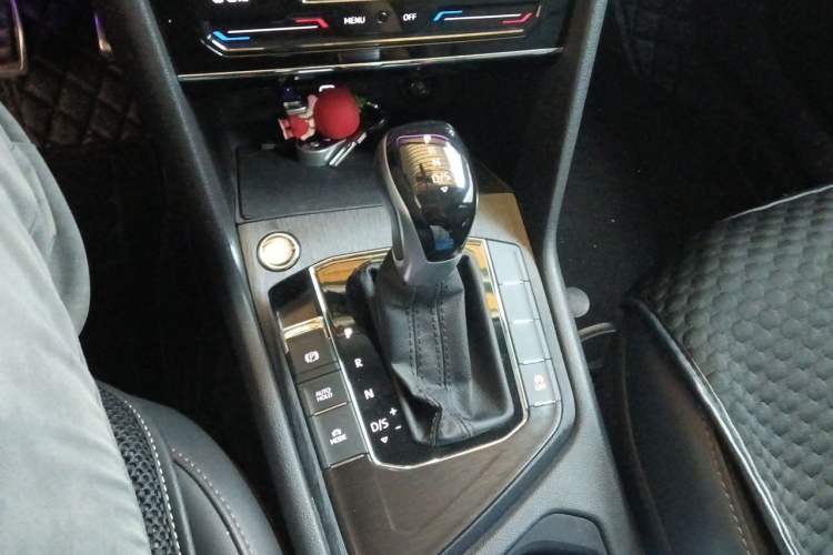 Used Volkswagen Tharu 2022 330TSI Four-Wheel Drive Luxury Edition Gear Lever