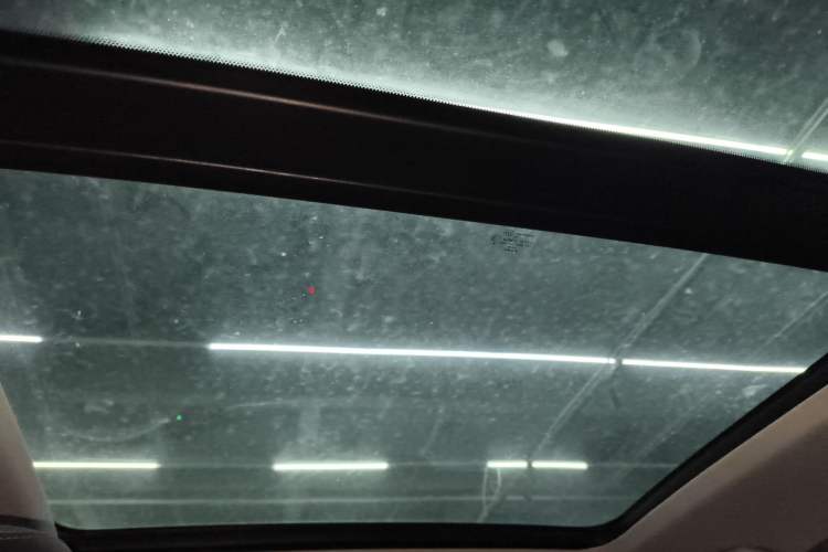 Used Volkswagen Tharu 2022 280TSI Two-Wheel-Drive Luxury Edition Headliner