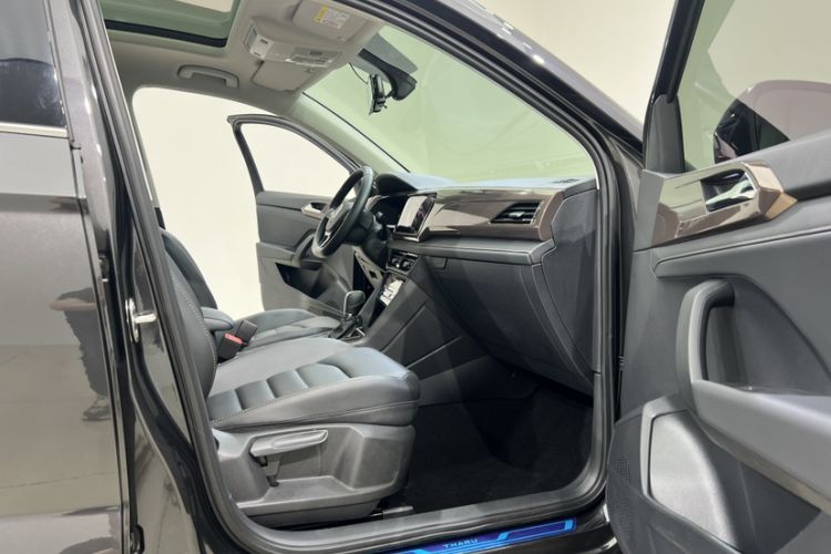 Used Volkswagen Tharu 2022 280TSI Two-Wheel-Drive Luxury Edition Interior 10