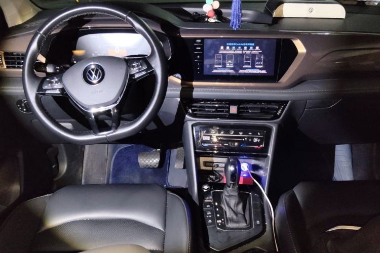 Used Volkswagen Tharu 2022 280TSI Two-Wheel-Drive Luxury Edition Interior 2