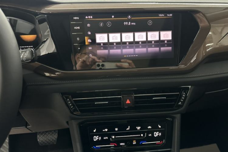 Used Volkswagen Tharu 2022 280TSI Two-Wheel-Drive Luxury Edition Interior 2