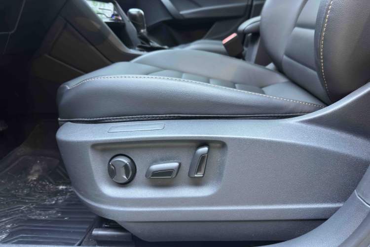 Used Volkswagen Tharu 2022 280TSI Two-Wheel-Drive Luxury Edition Interior 4