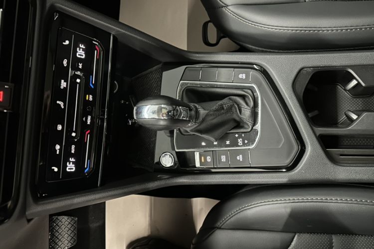Used Volkswagen Tharu 2022 280TSI Two-Wheel-Drive Luxury Edition Interior 7