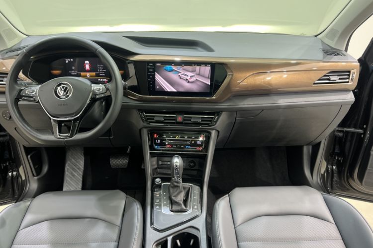 Used Volkswagen Tharu 2022 280TSI Two-Wheel-Drive Luxury Edition Interior 8