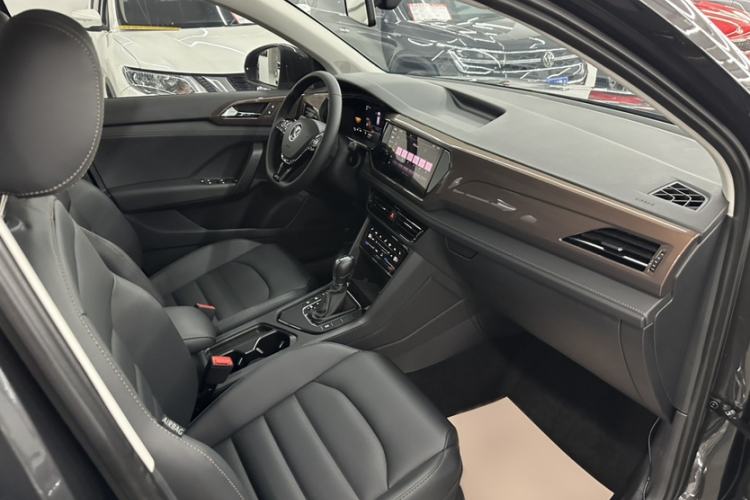 Used Volkswagen Tharu 2022 280TSI Two-Wheel-Drive Luxury Edition Interior 8
