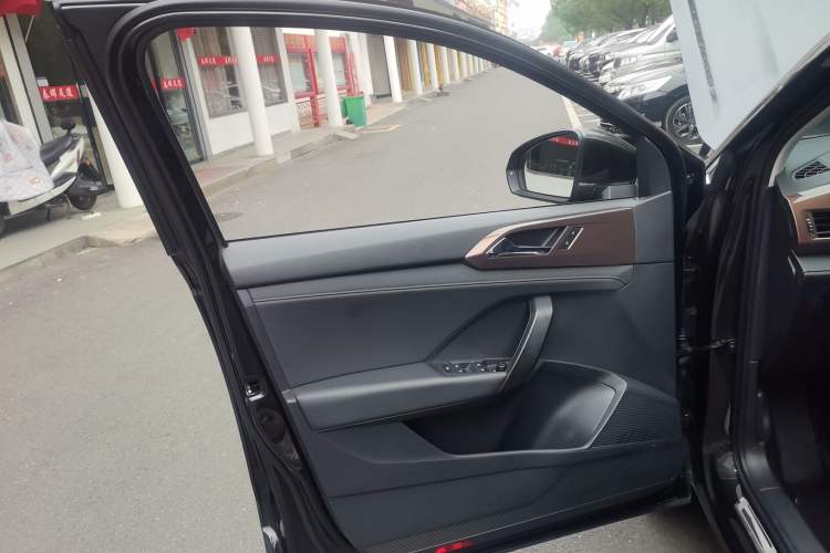 Used Volkswagen Tharu 2022 280TSI Two-Wheel-Drive Luxury Edition Left Front Door Interior